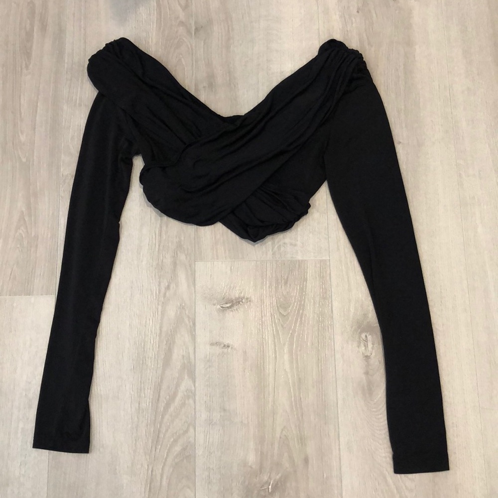 Black long sleeved crop shirt! Great condition!